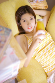腰间持枪
